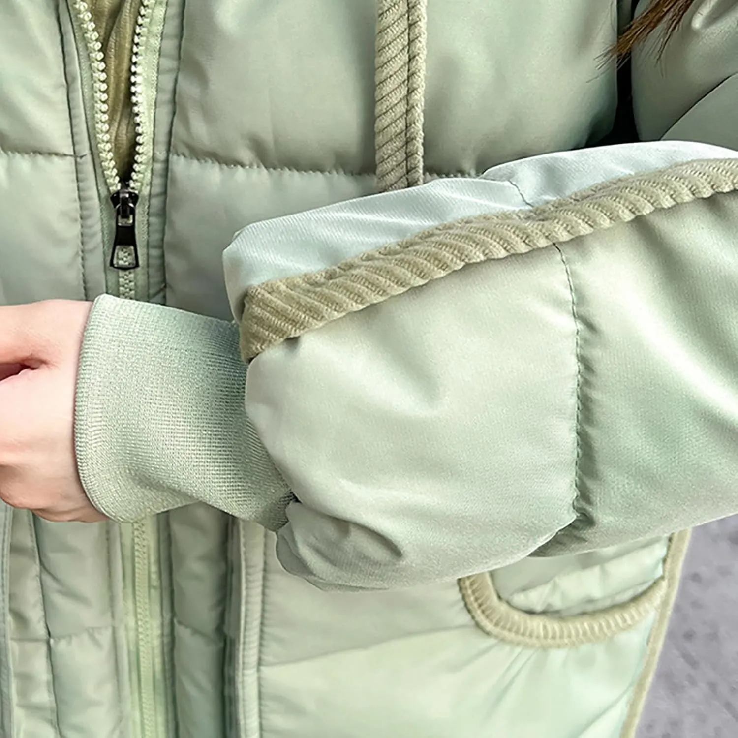 Long Winter Puffer Coat for Women Hooded Down Jacket With Pockets Waterproof Thick Quilted Maxi Puffer Parka Coat