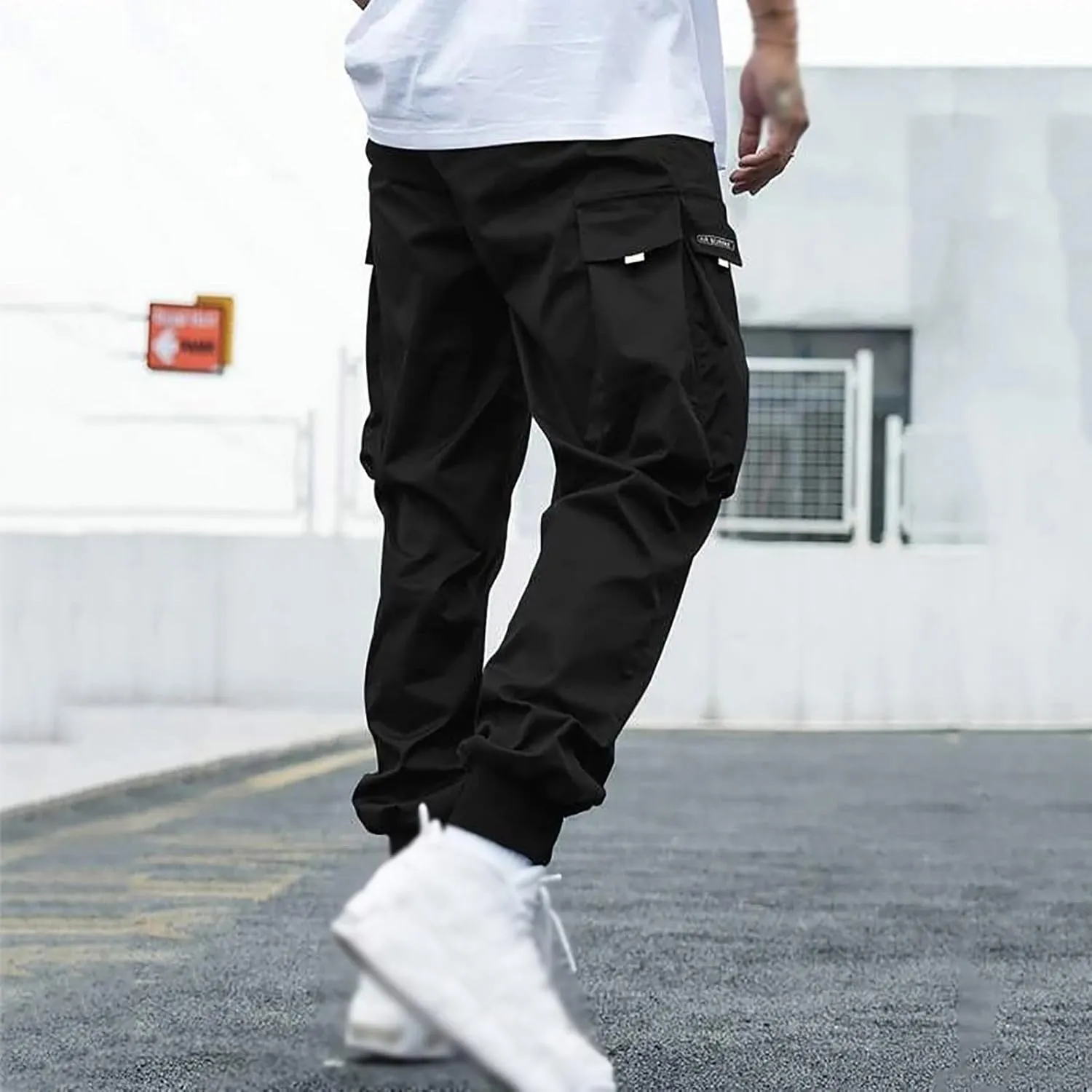 Men's Streetwear Cargo Pants Casual Drawstring Elastic Waist Baggy Sweatpants Techwear Joggers with Flap Pockets