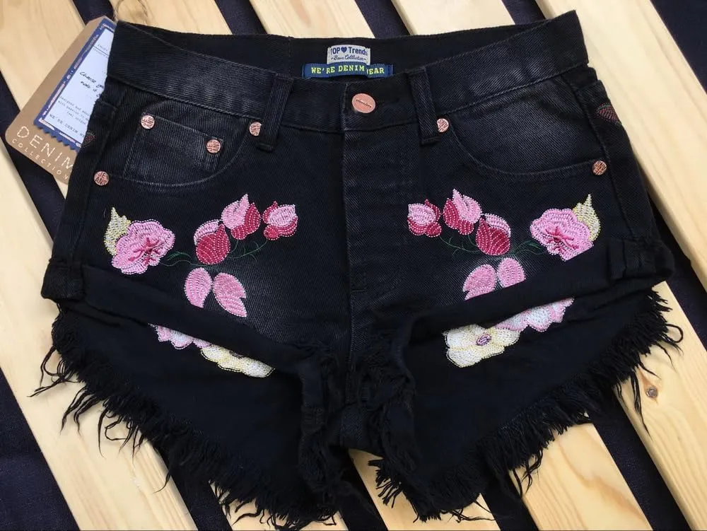 Womens Embroidered Floral Denim Shorts Slim High Rise Plus Size Raw Edge Hem Stretch Jean Shorts